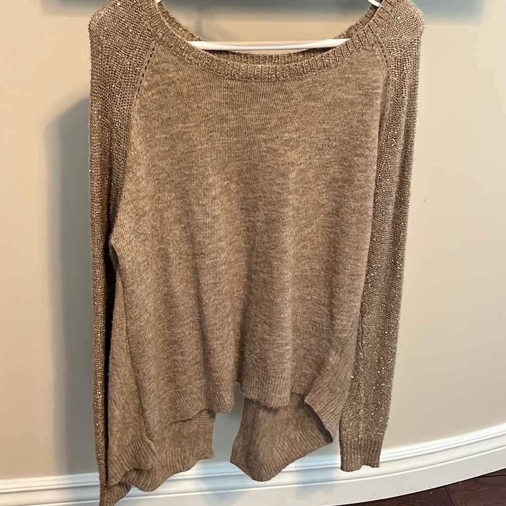 Winter outing sweater with sequinned sleeves, Gold Color
